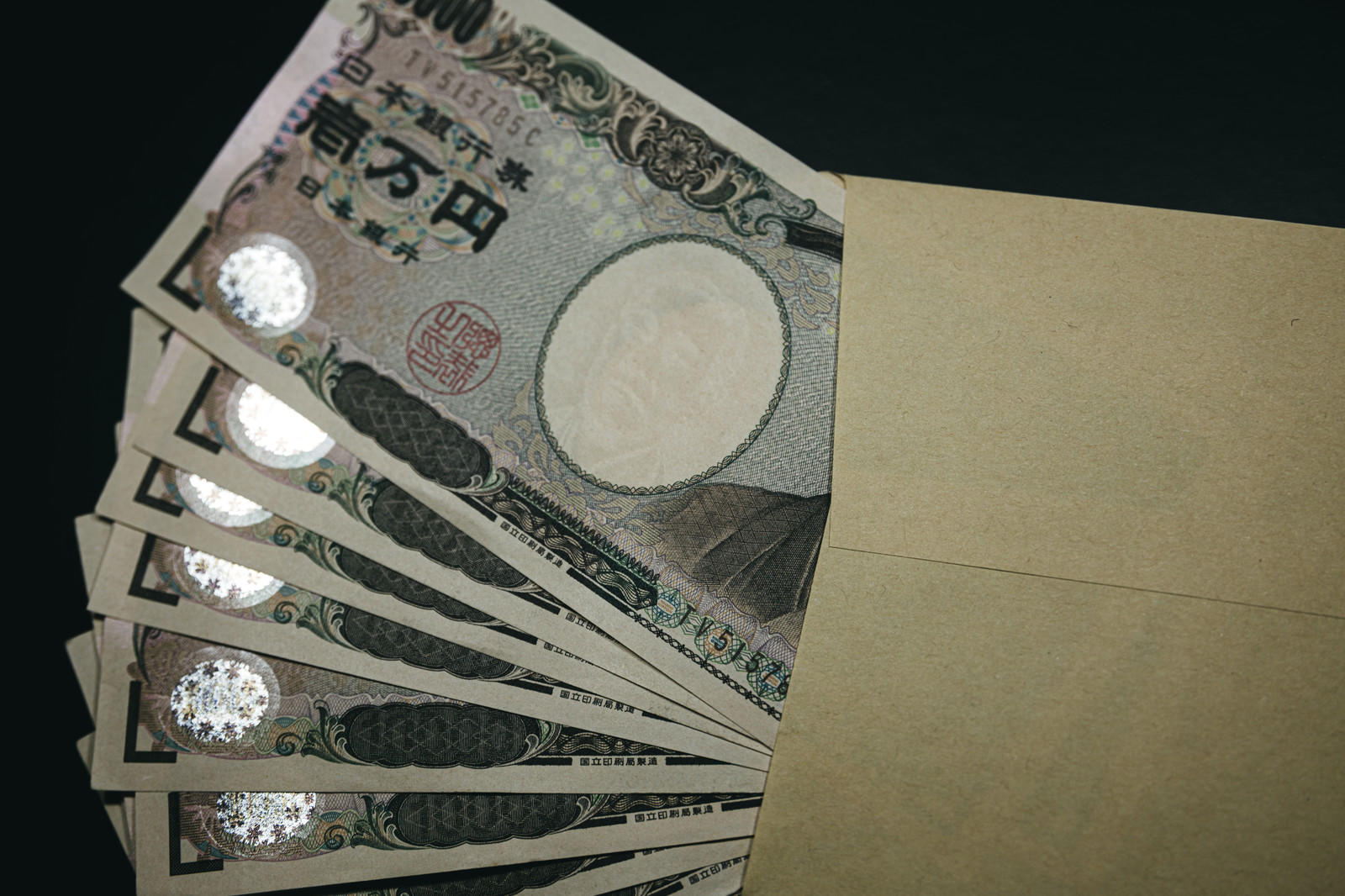 １万円札と封筒.jpg